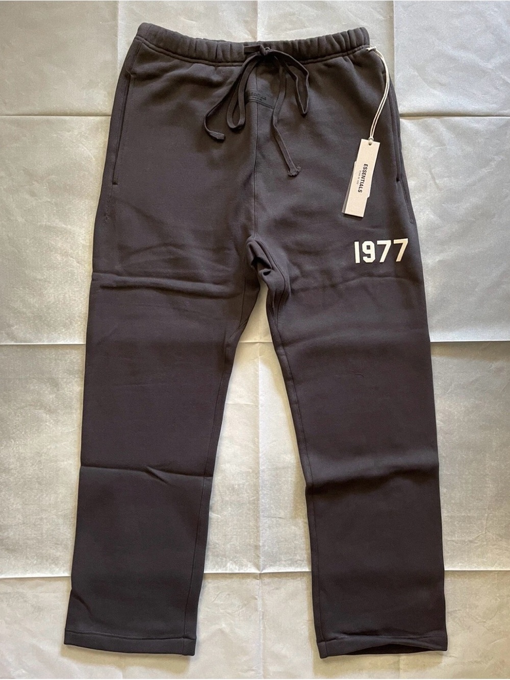 Essentials Fear Of God 1977 Iron Relaxed Sweatpants - NEW